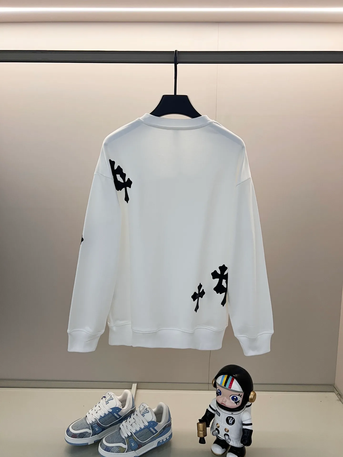 P220 chrome hearts/Chrome Hearts 420g pure cotton round neck sweatshirt Sanskrit embroidery🪡letter LOGO logo leather label✝️cross craftsmanship official synchronization 1:1 original mold opening fashion personality versatile trend pure original quality original washed fabric hang tag collar label washed wheat three complete standards Color: black. White. Size: XS-L